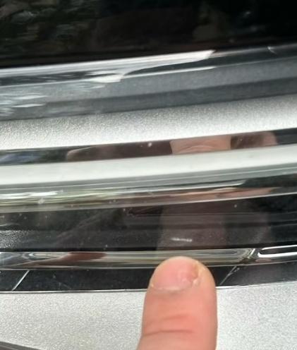 持续发酵！大学生租车3毫米划痕被索赔近7万汽车租赁协会发声(图2)